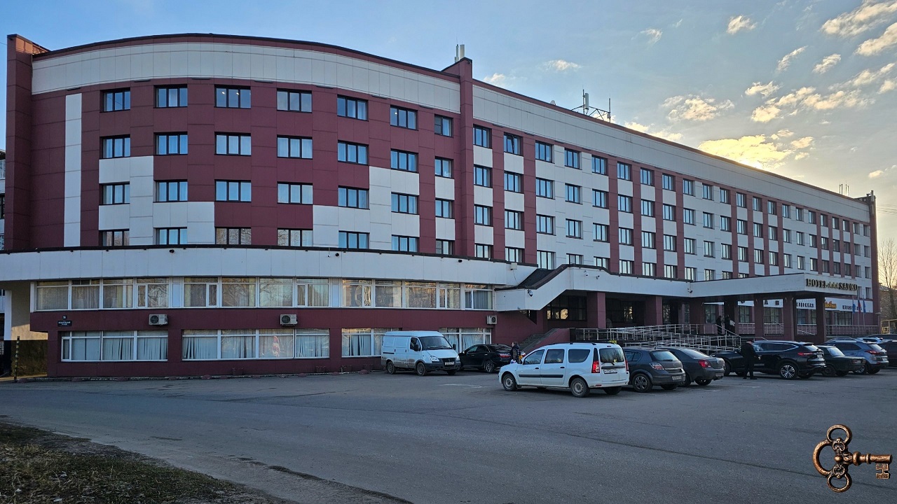 Мемориальную доску в память об Андрее Зализняке установят на фасаде гостиницы «Садко»