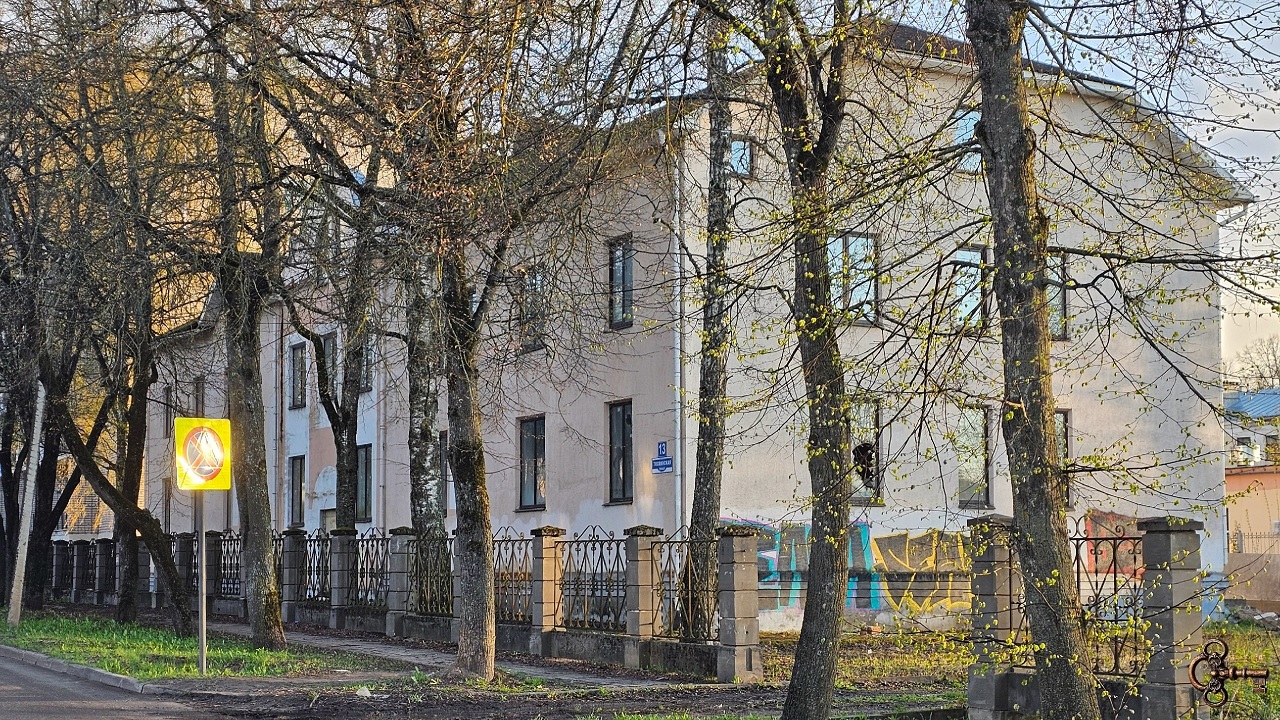 Дом 13 по Тихвинской улице в Великом Новгороде реконструируют под фитнес-клуб и гостиницу