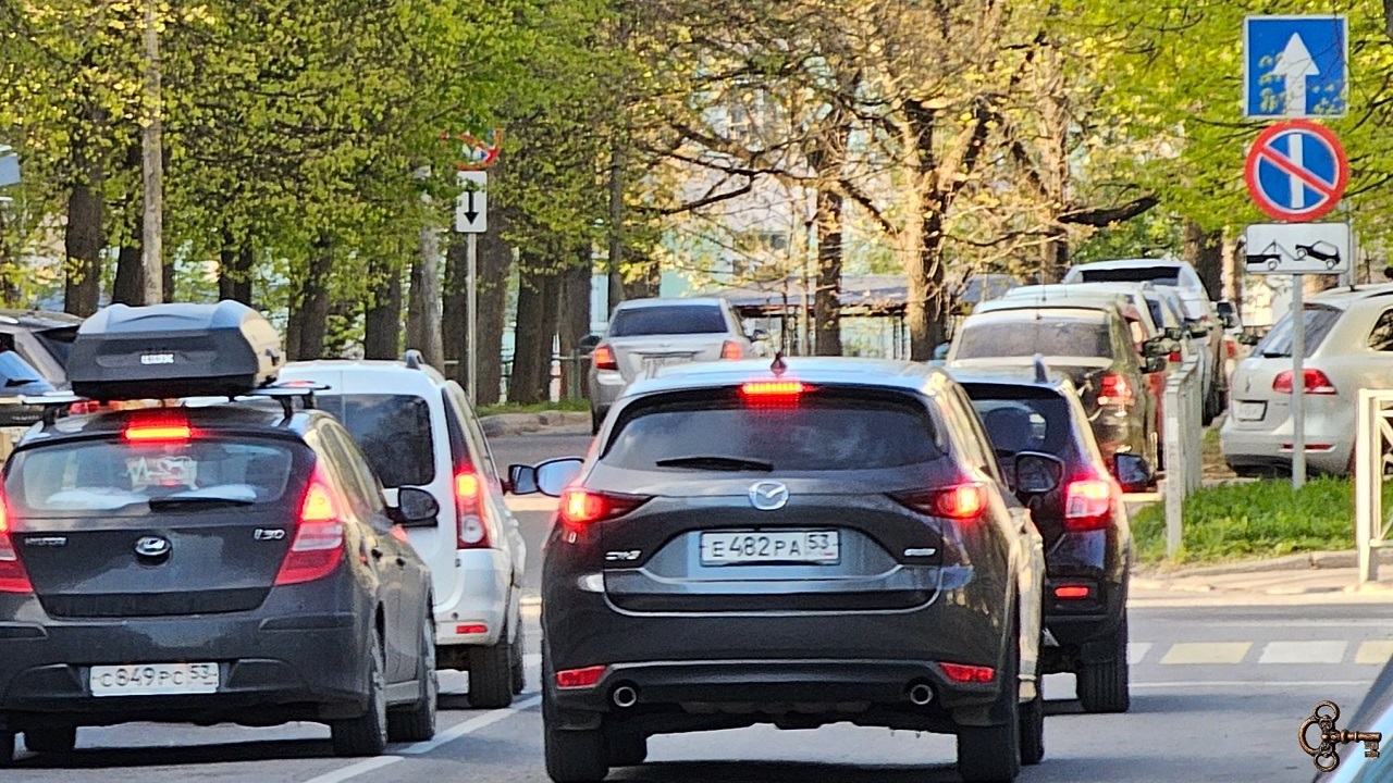 На время мероприятий в центре Новгорода предложили перенастраивать светофоры