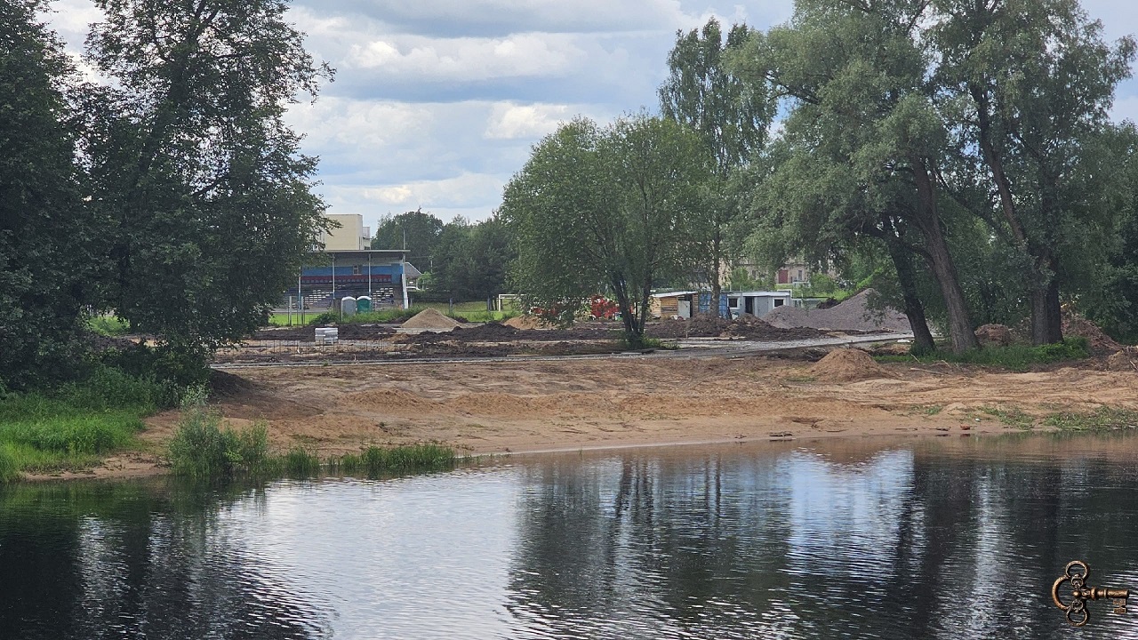 Красный берег