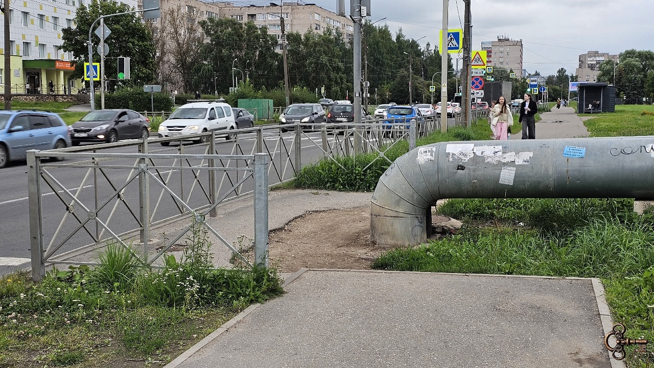 Трубы на улице Кочетова