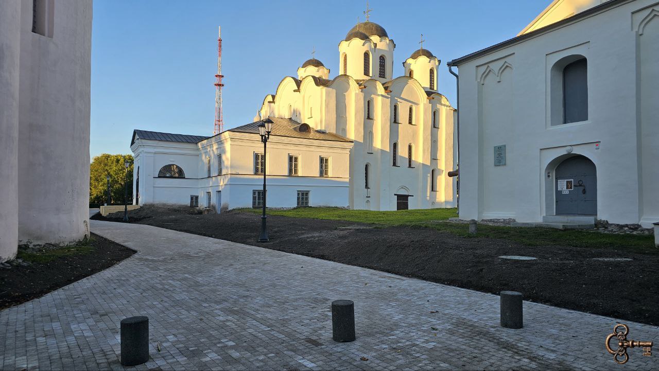 Ярославово дворище. Болларды