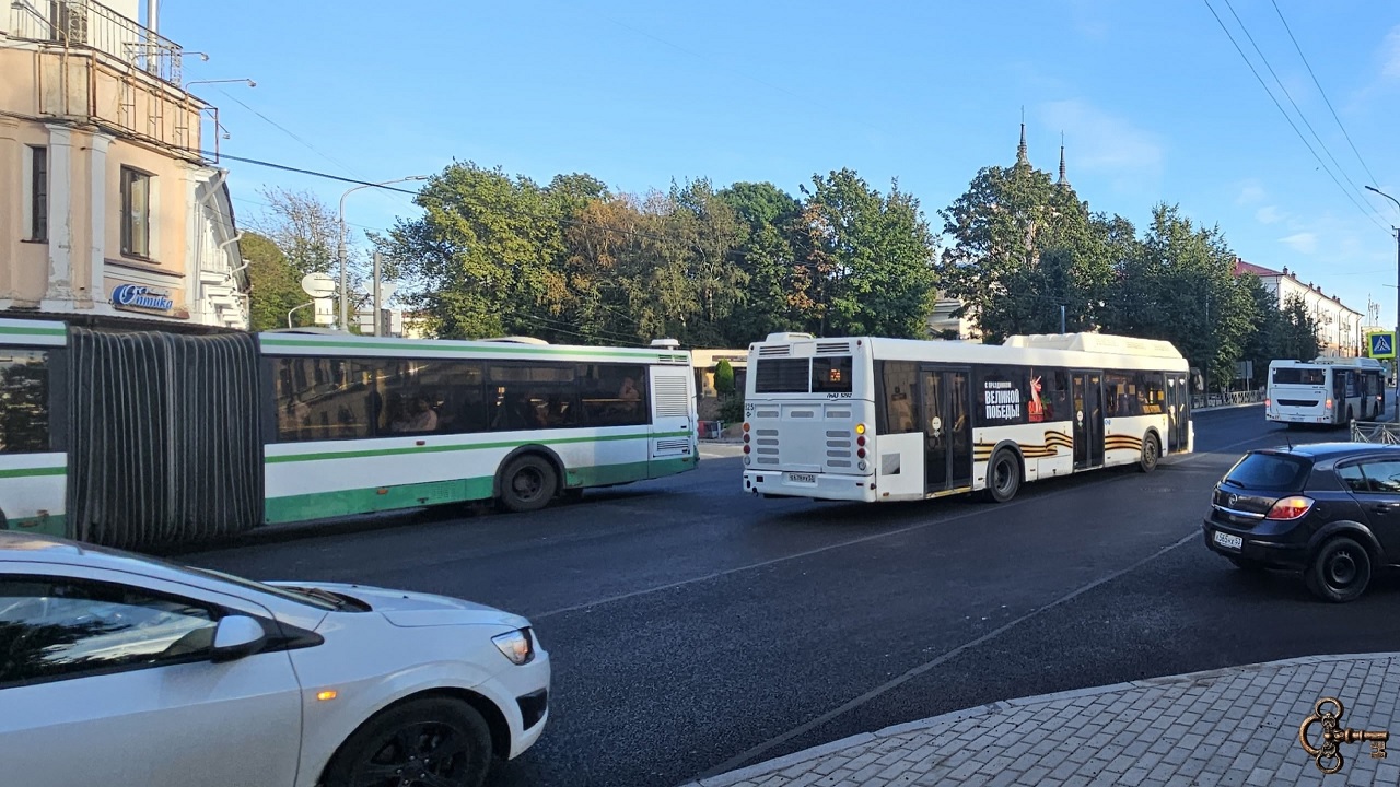 Автобусы в Великом Новгороде