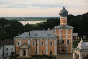 Храм Варлаама Хутынского с трапезной