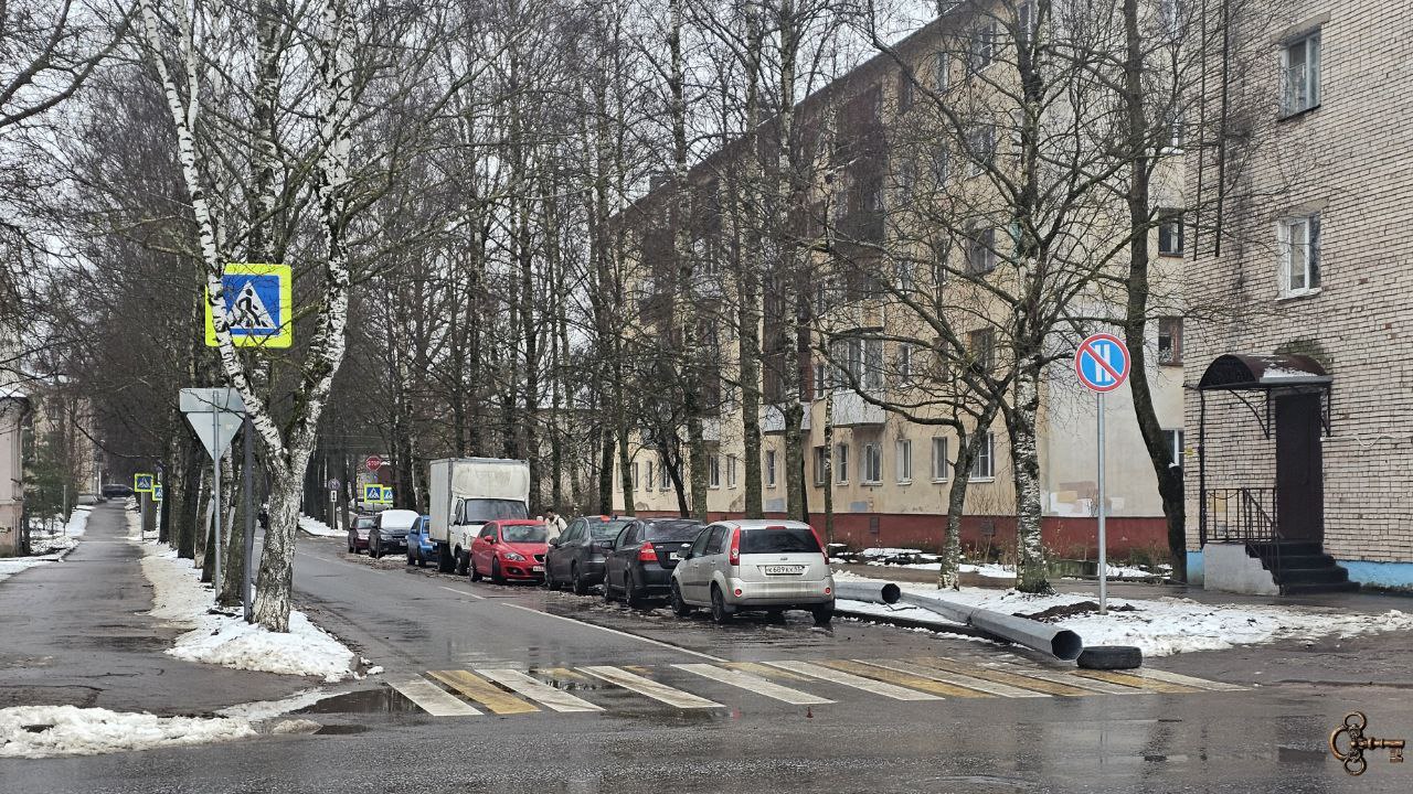 Опоры линии освещения на Щитной улице