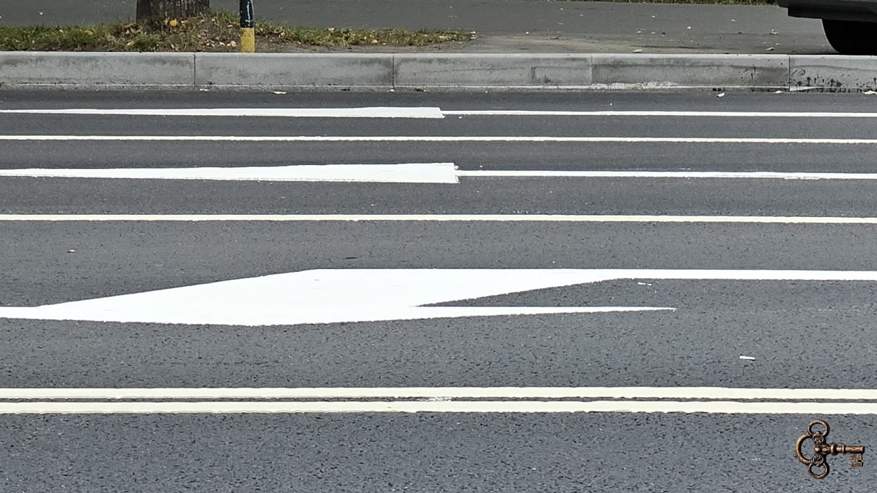 В Великом Новгороде приступили к нанесению дорожной разметки