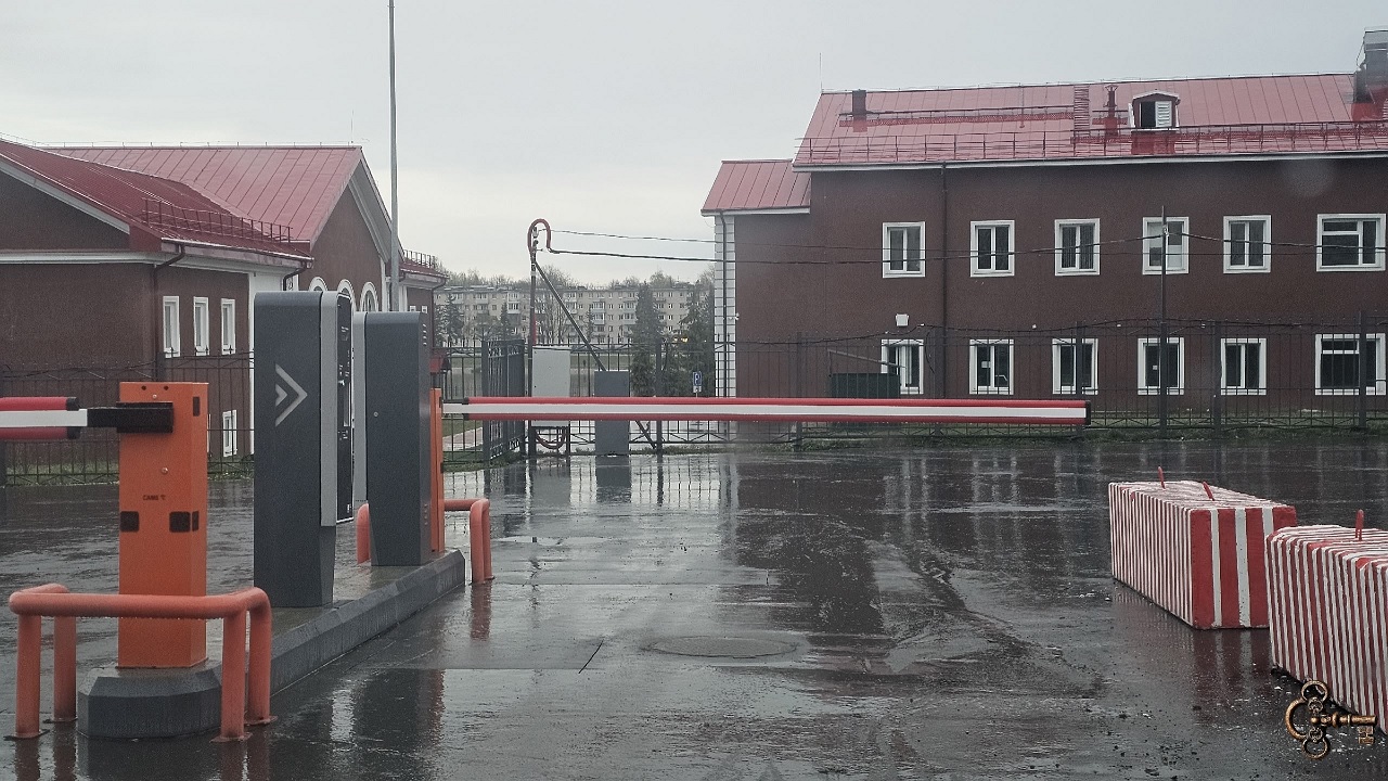 Платная парковка открылась на месте снесённого здания бани