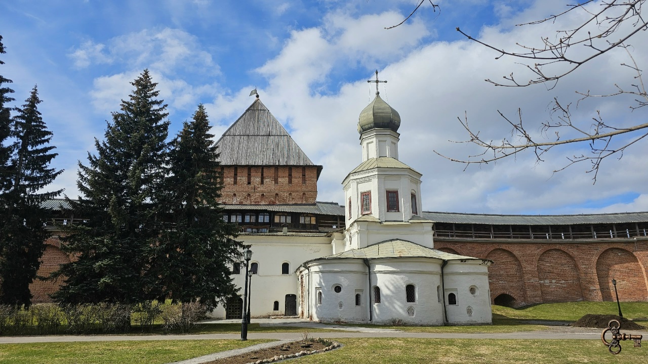 Церковь Покрова Богородицы и Покровская башня